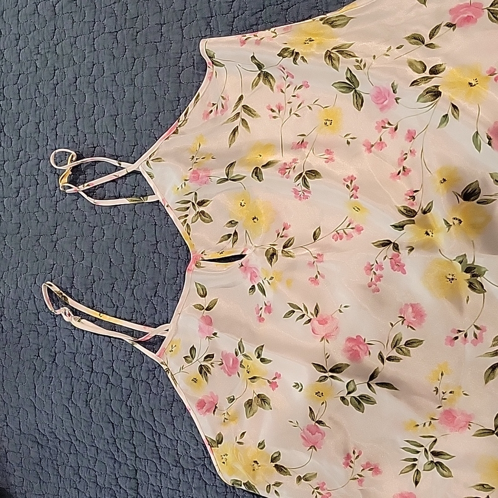 Secret Treasures floral nighty